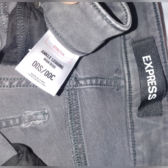 EXPRESS Ankle Legging High Rise Distressed Jeans - Picture 3 of 7